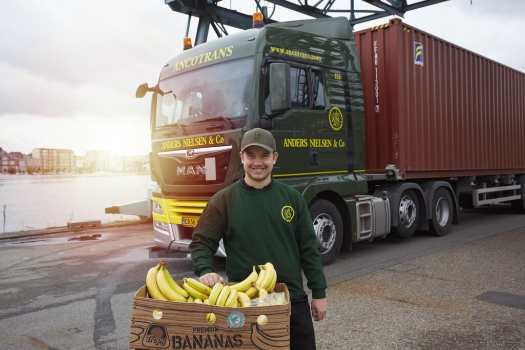 Anco_We_truck_ 261_1 Compressed